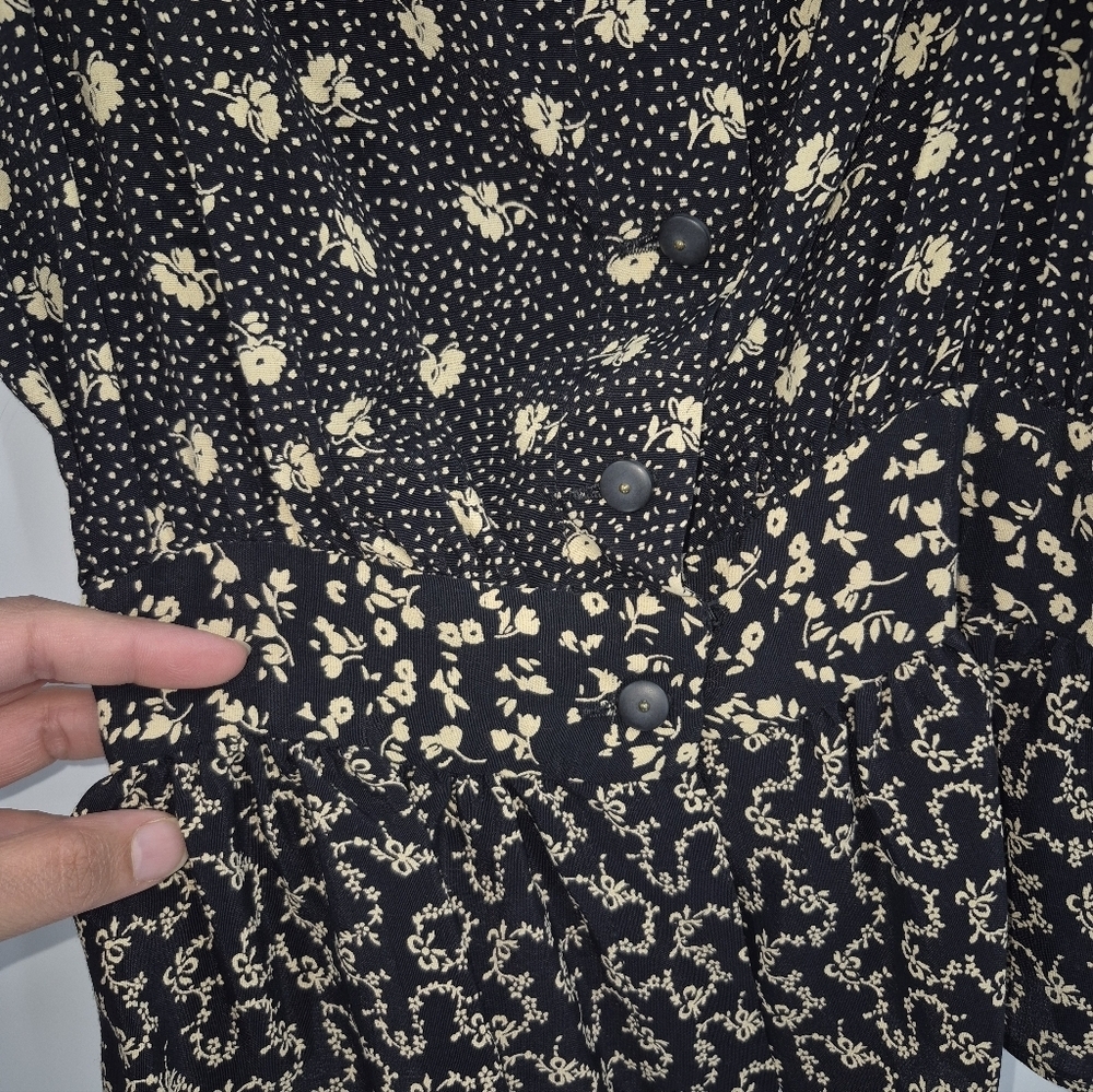 Betsey Johnson y2k Vintage 90s Rare Floral and Bow Black and Cream Patterned Set - Picture 4 of 16